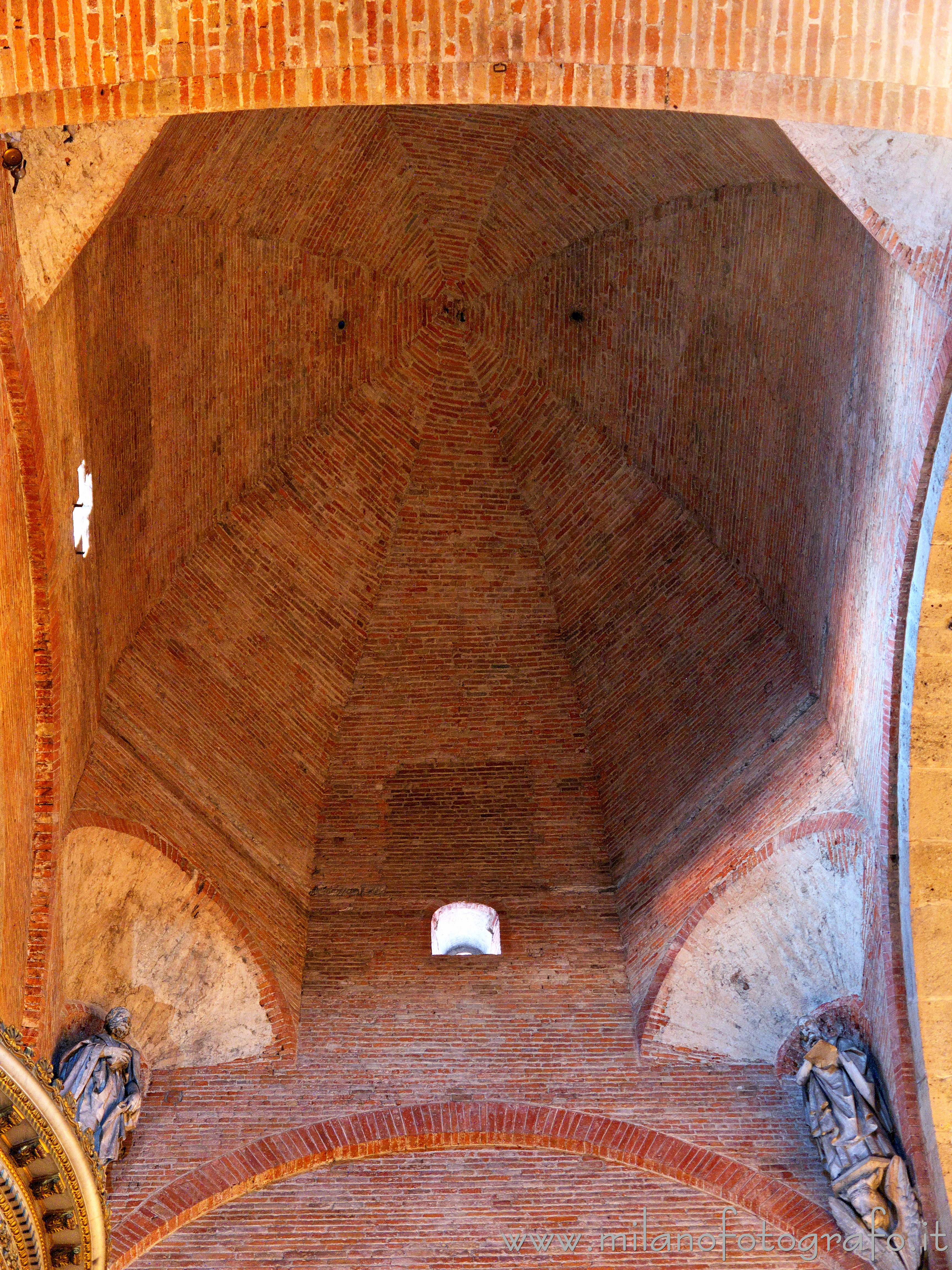 Milano - Interno del tiburio della Basilica di San Simpliciano